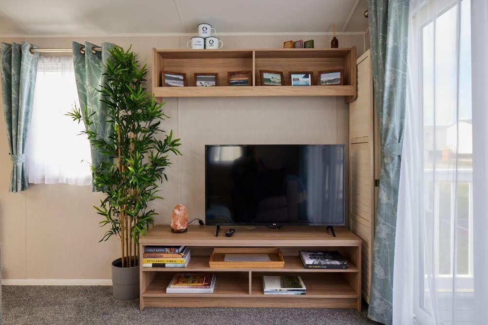 Nirvana Coastal Retreat Holiday Home Cayton Dış mekan fotoğraf