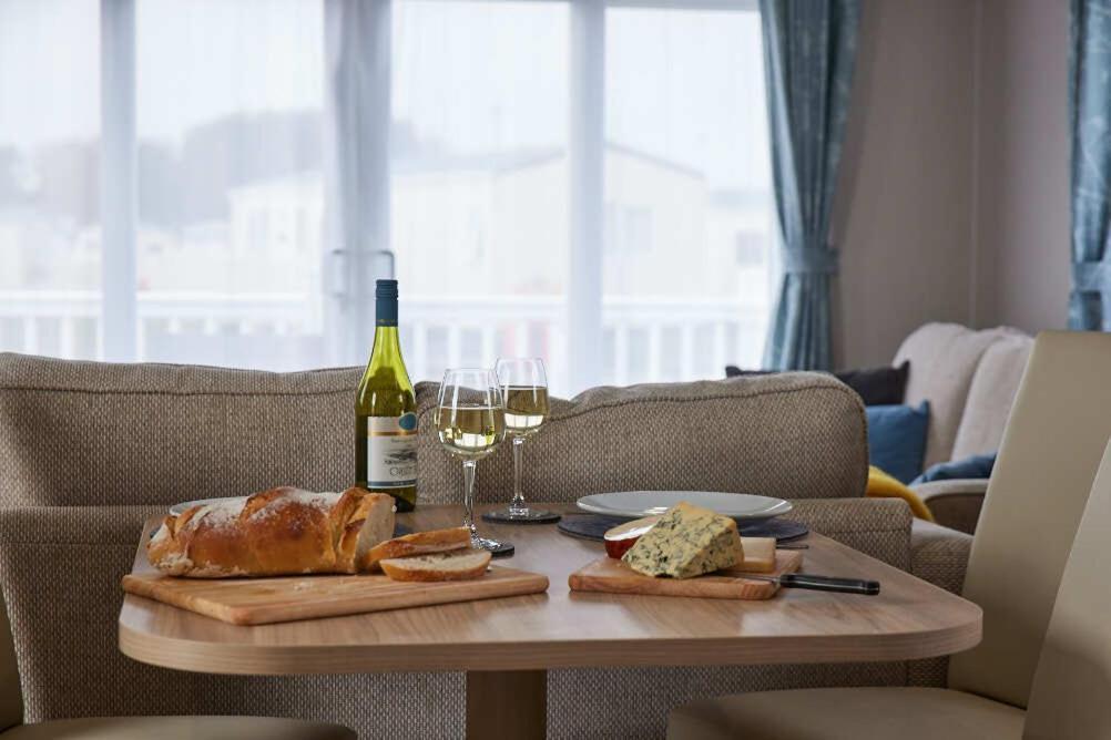 Nirvana Coastal Retreat Holiday Home Cayton Dış mekan fotoğraf