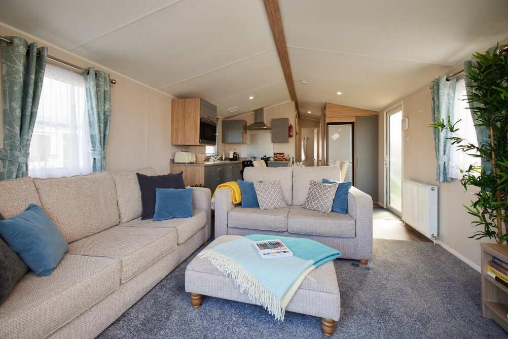 Nirvana Coastal Retreat Holiday Home Cayton Dış mekan fotoğraf