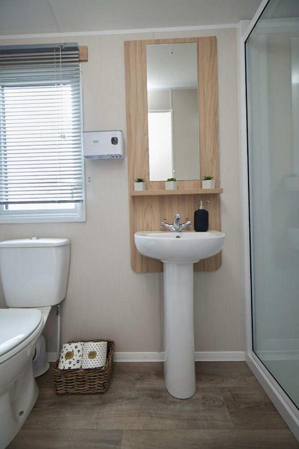 Nirvana Coastal Retreat Holiday Home Cayton Dış mekan fotoğraf