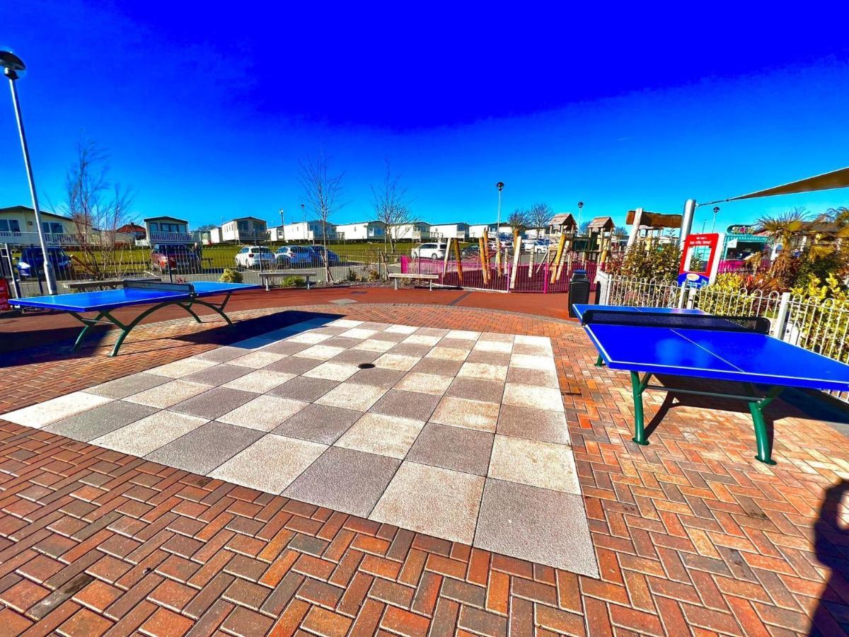 Nirvana Coastal Retreat Holiday Home Cayton Dış mekan fotoğraf