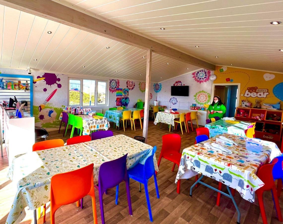 Nirvana Coastal Retreat Holiday Home Cayton Dış mekan fotoğraf